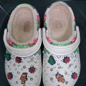 CROCS Holiday Clogs with Festive Print